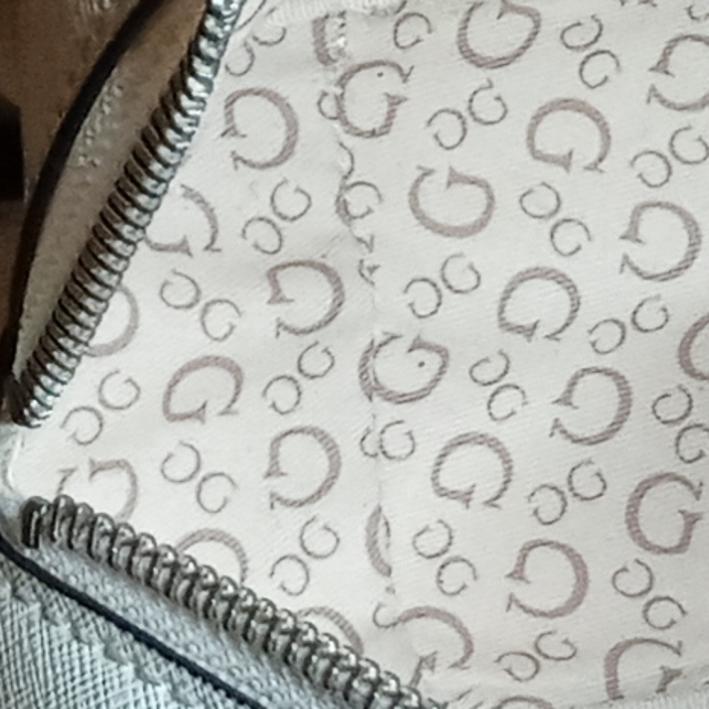 Guess Backpack🌸🌿 - Picture 7 of 9